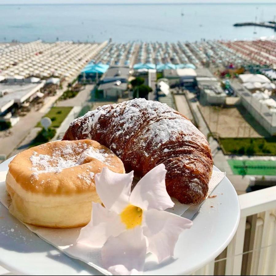 Hotel Viamare Milano Marittima Exterior photo